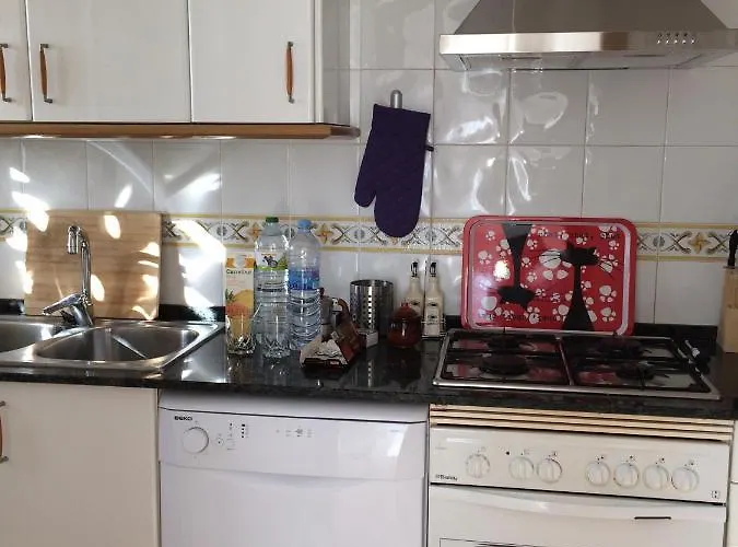 Traumhafte Mit Meerblick In Schoener Umgebung