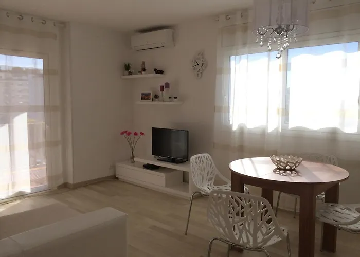 Traumhafte Mit Meerblick In Schoener Umgebung Appartement Lloret de Mar